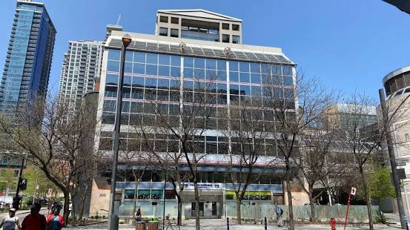 Collège supérieur de Montréal : la suspension des activités plonge des étudiants étrangers dans l’incertitude